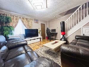Lounge- click for photo gallery